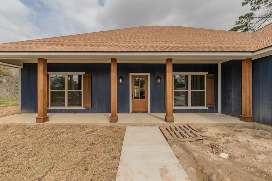 Exterior details and patio area of a home in , Beaumont (Image 3).