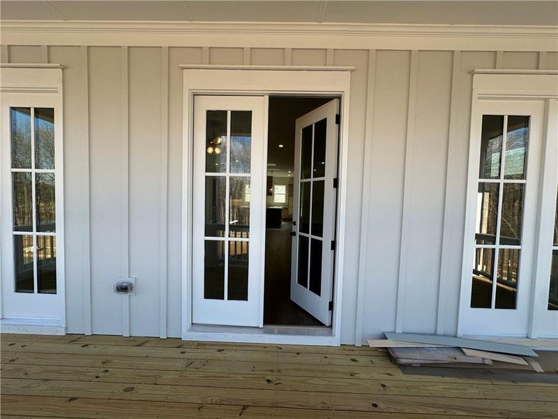Exterior details and patio area of a home in Waterside Single Family, Peachtree Corners (Image 27).