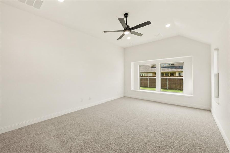 Spacious, unfurnished interior of a new home in Wildflower Ranch 60-65, Fort Worth (Image 19). Spacious, unfurnished interior of a new home in Wildflower Ranch 60-65, Fort Worth (Image 19).