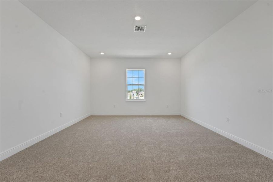 Spacious, unfurnished interior of a new home in Crossroads at Kelly Park, Apopka (Image 13).