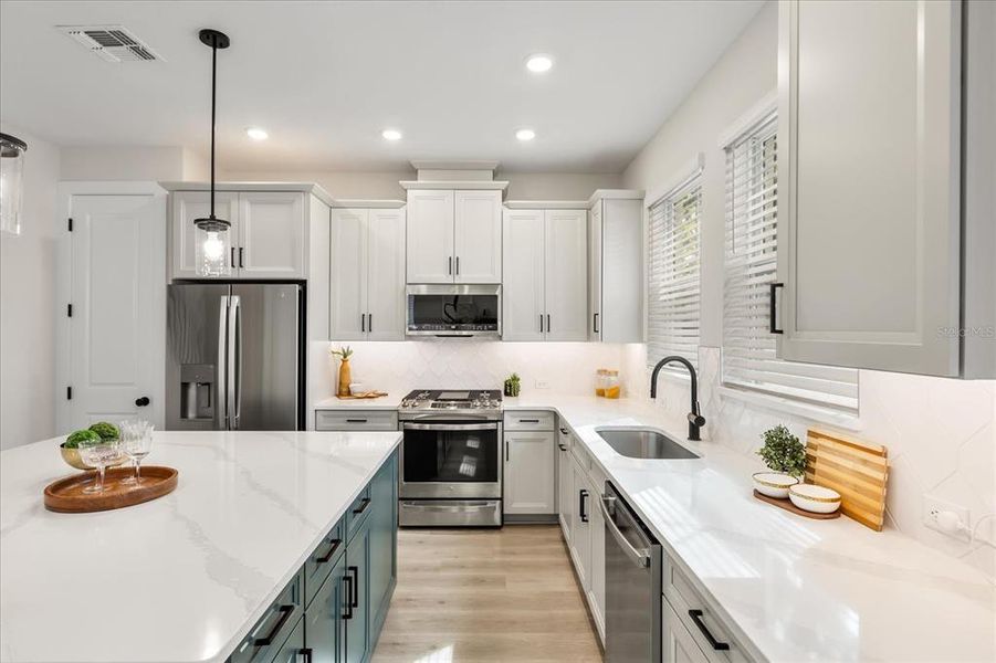 Furnished interior view inside a new home in , Orlando (Image 12).