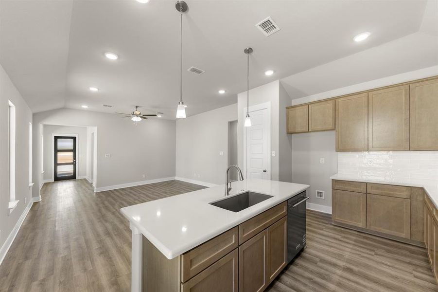 08. 1429 Tipperary - Kitchen (4) 08. 1429 Tipperary - Kitchen (4)