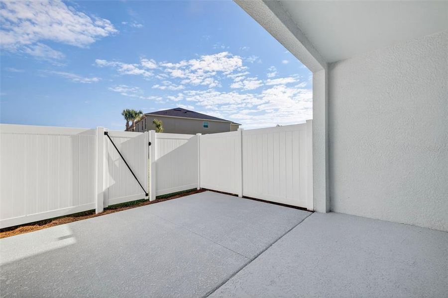 Spacious, unfurnished interior of a new home in , Punta Gorda (Image 20).