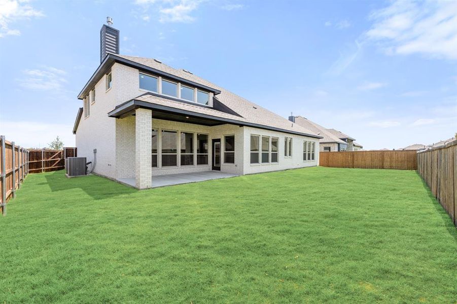 Front exterior of a new home in Somerset Classic 70s & 80s, Mansfield, TX, highlighting curb appeal (Image 21).