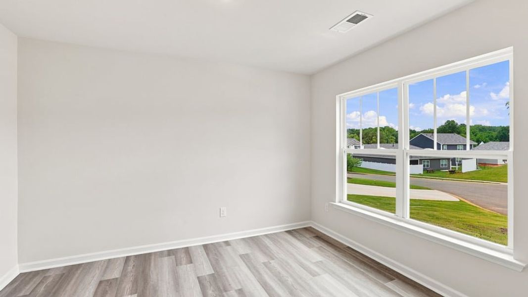 Spacious, unfurnished interior of a new home in Lakestone, Woodruff (Image 15).