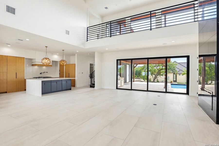 Spacious, unfurnished interior of a new home in , San Antonio (Image 35).