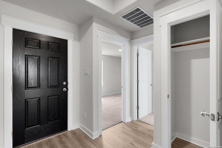 Spacious, unfurnished interior of a new home in Prairie Green, Converse (Image 10).