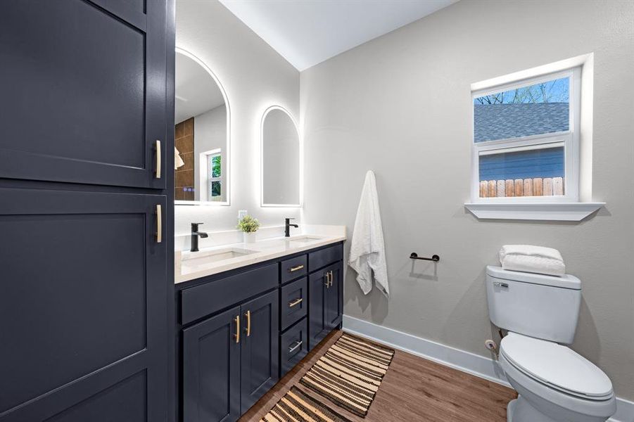 Furnished interior view inside a new home in , Sulphur Springs (Image 12).