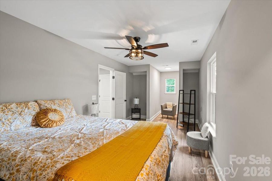 Furnished interior view inside a new home in , Kannapolis (Image 14).