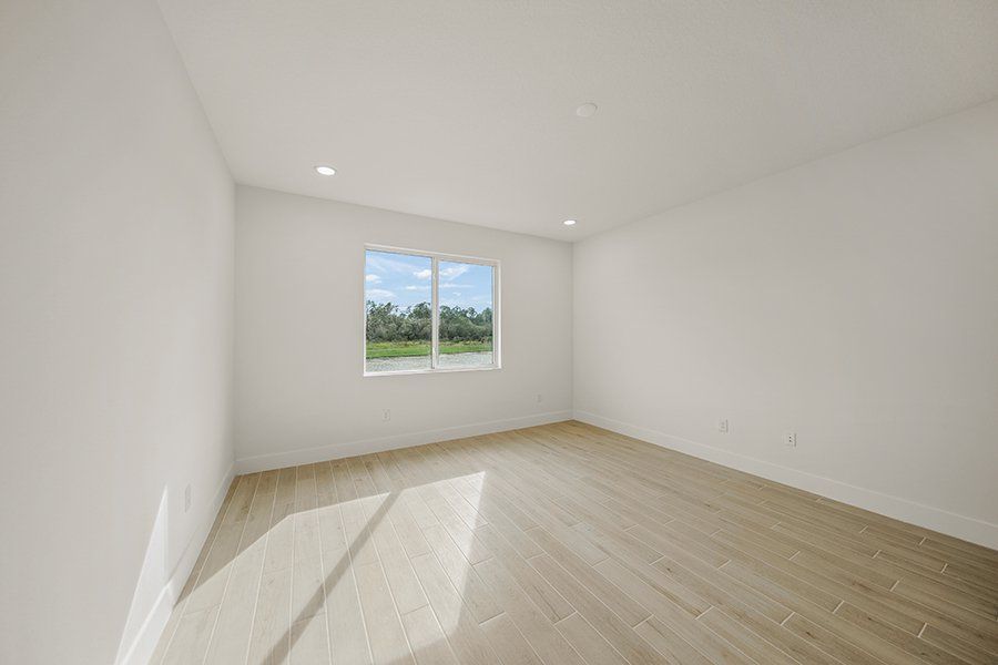 Spacious, unfurnished interior of a new home in Shellstone at Waterside, Sarasota (Image 9).