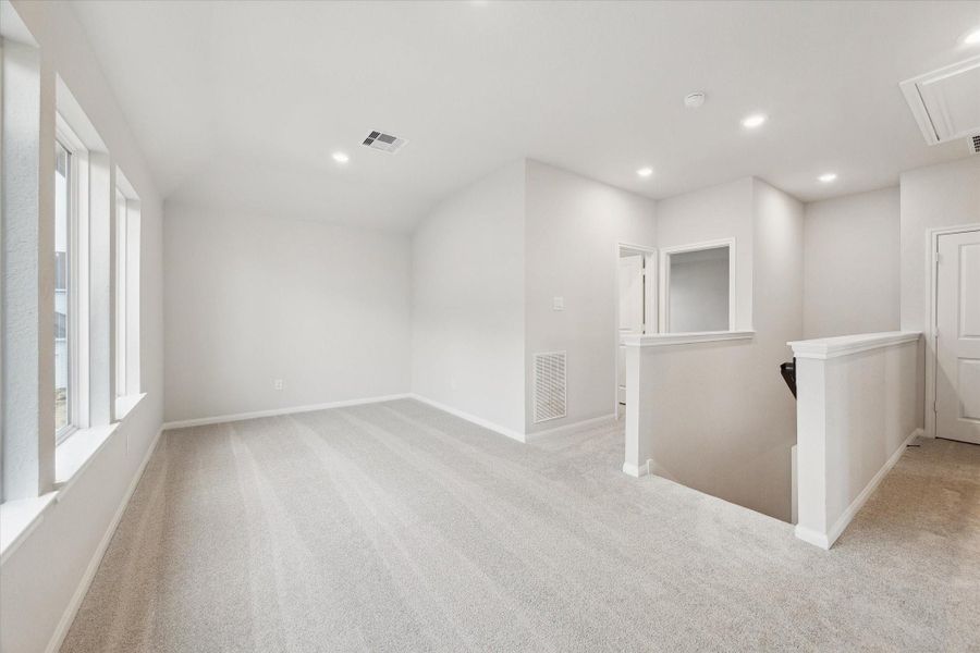 Spacious, unfurnished interior of a new home in Elyson, Katy (Image 16).