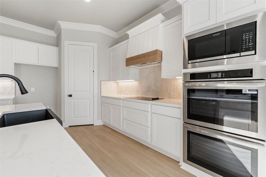 Furnished interior view inside a new home in Creekview Addition, Van Alstyne (Image 13).