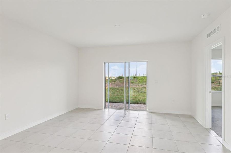 Spacious, unfurnished interior of a new home in Hamilton Bluff, Haines City (Image 26).