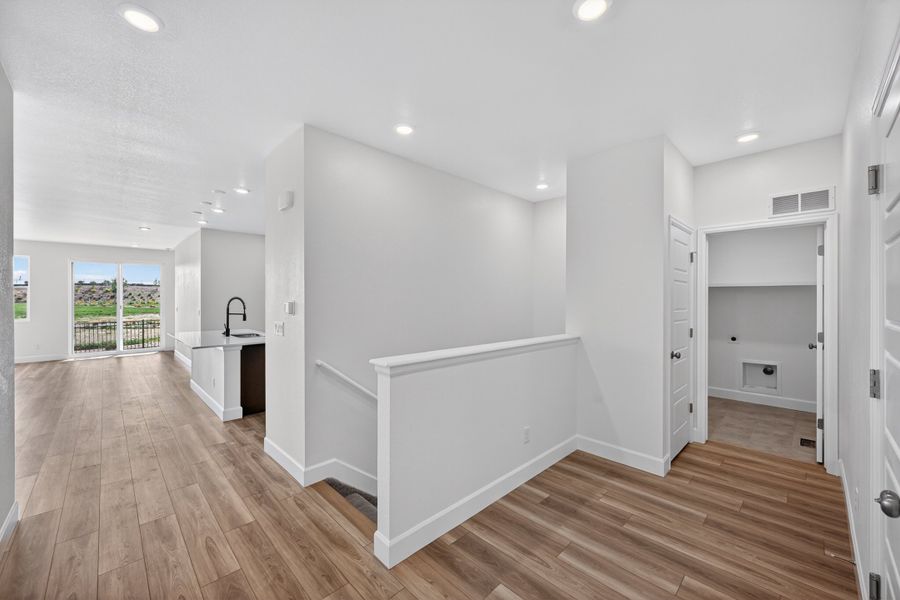 Spacious, unfurnished interior of a new home in The Aurora Highlands, Aurora (Image 15).