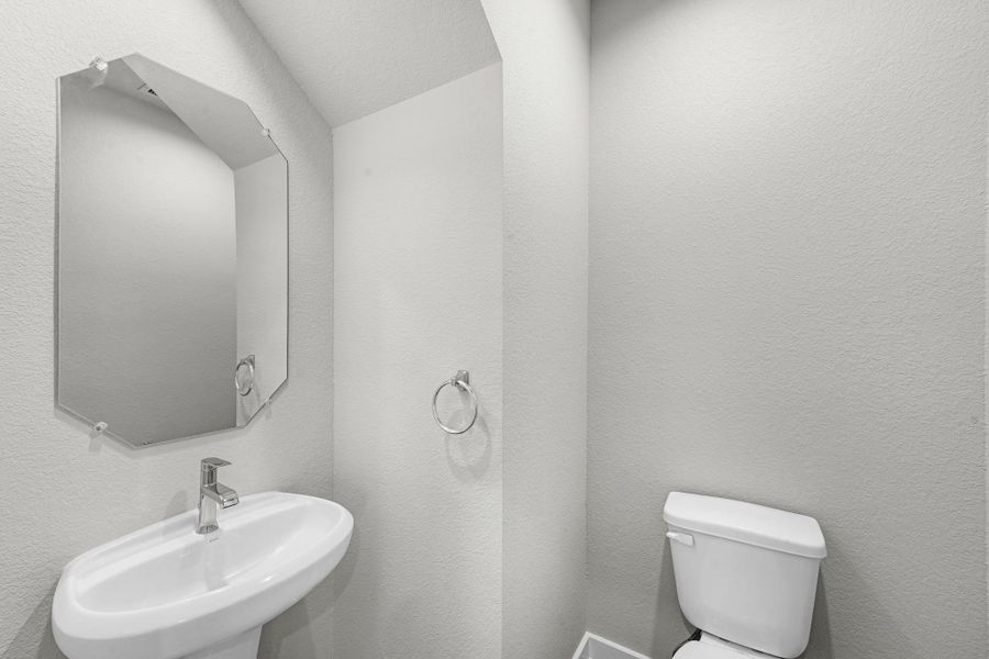 Furnished interior view inside a new home in Beacon Hill, Waller (Image 9).