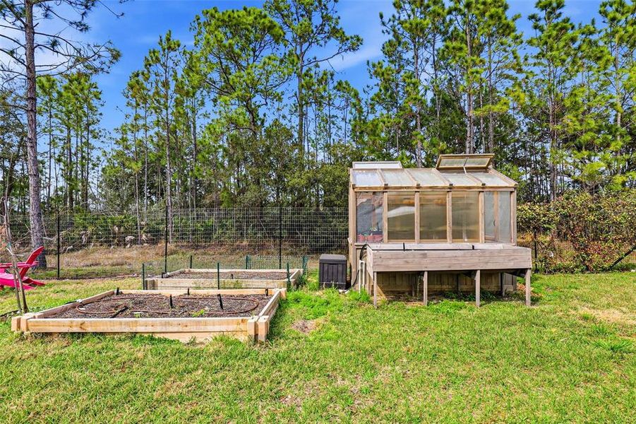 Exterior details and patio area of a home in , Wesley Chapel (Image 24).