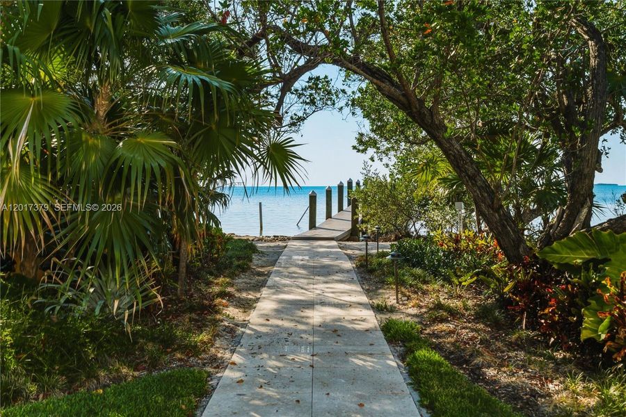 Natural landscape and outdoor views near  in Islamorada, Village of Islands (Image 81).
