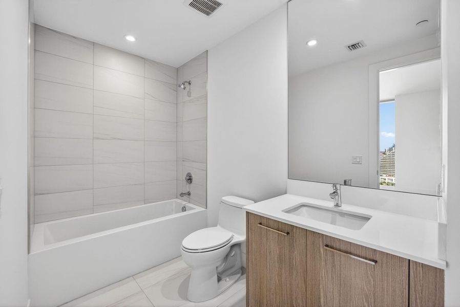 Furnished interior view inside a new home in , Fort Lauderdale (Image 6). Furnished interior view inside a new home in , Fort Lauderdale (Image 6).