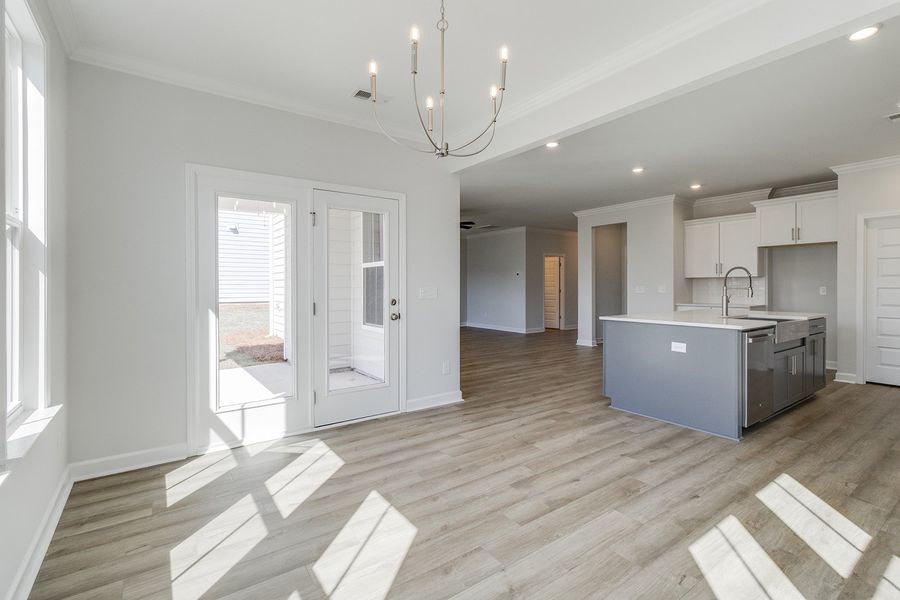Spacious, unfurnished interior of a new home in Pebble Branch, Chapin (Image 31).
