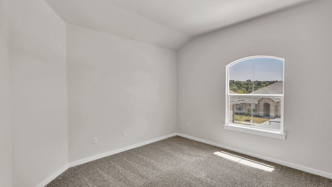 Spacious, unfurnished interior of a new home in Rosenbusch Ranch, Leander (Image 26).