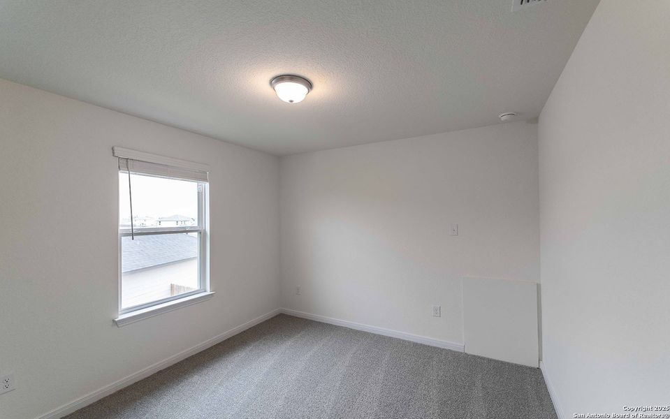 Spacious, unfurnished interior of a new home in Hickory Ridge, Elmendorf (Image 14).