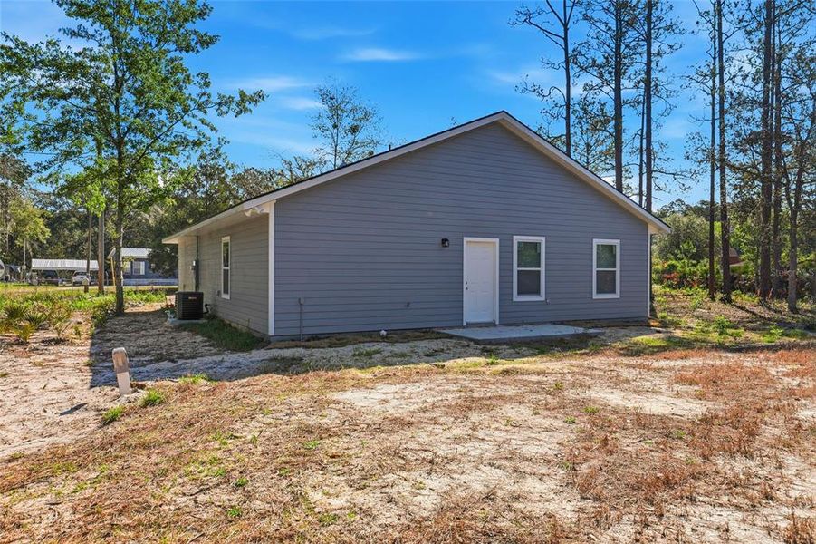 Exterior details and patio area of a home in , Interlachen (Image 4).