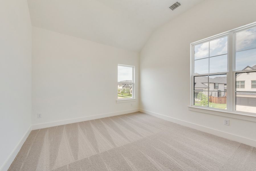 Spacious, unfurnished interior of a new home in Estates at Rockhill, Oak Point (Image 32).