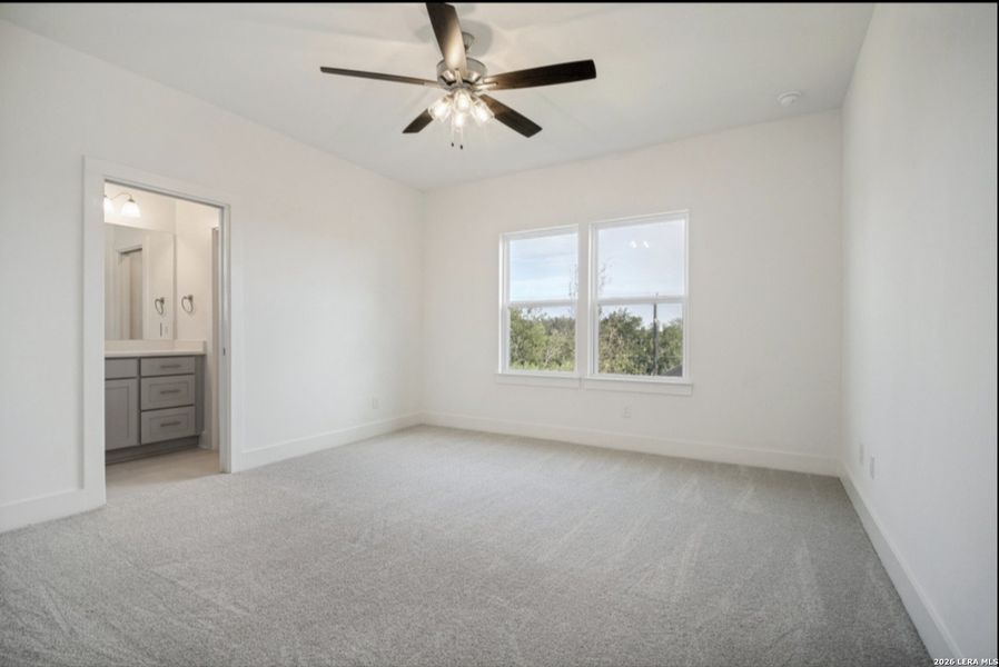 Spacious, unfurnished interior of a new home in , San Antonio (Image 13).