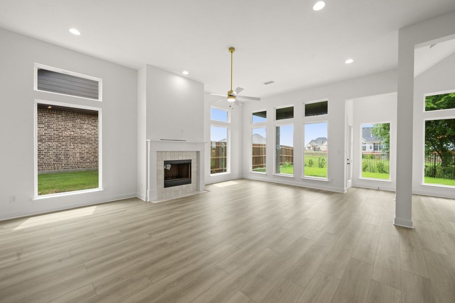 Spacious, unfurnished interior of a new home in Redden Farms, Midlothian (Image 14).
