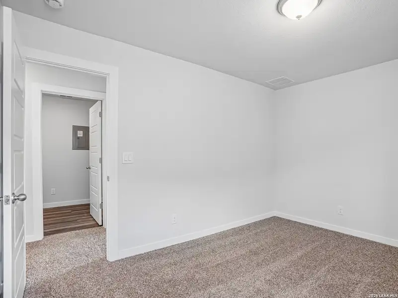 Spacious, unfurnished interior of a new home in , San Antonio (Image 22).