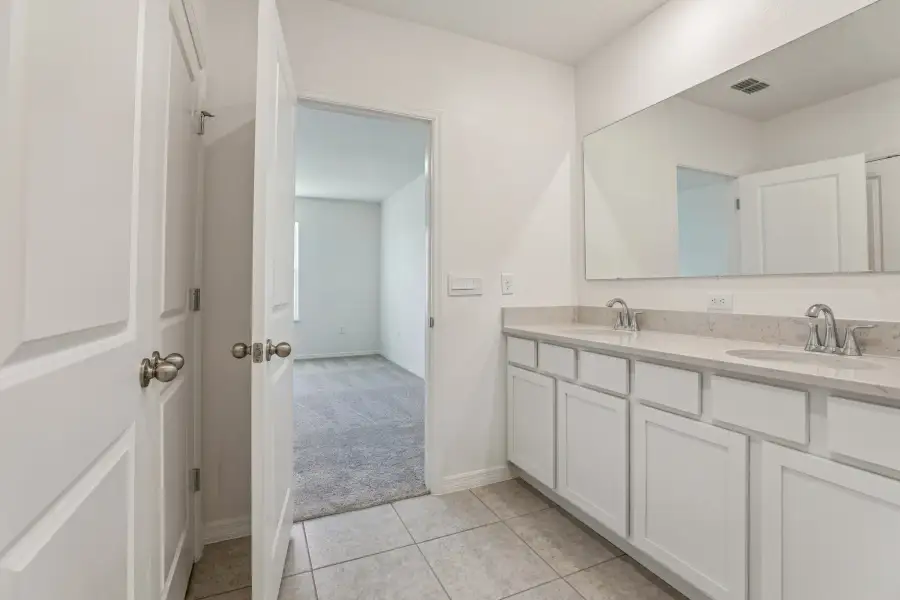 Representative furnished interior of a home built from the Vista by Maronda Homes in Malabar Springs, Palm Bay (Image 8).