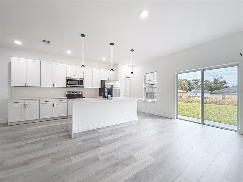 Spacious, unfurnished interior of a new home in , Ocala (Image 22).