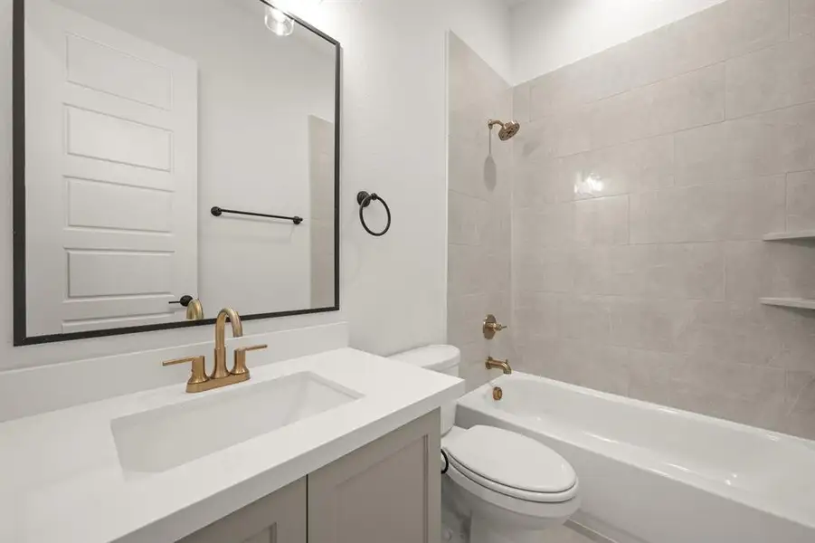 1833 Rough Ridge- Bathroom 1833 Rough Ridge- Bathroom