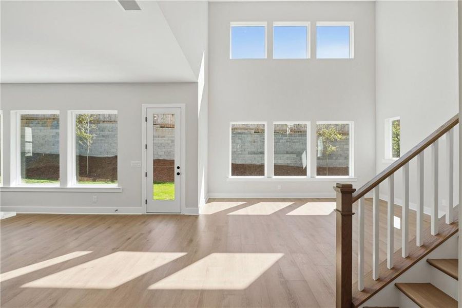 Spacious, unfurnished interior of a new home in Settingdown Farms, Cumming (Image 27).