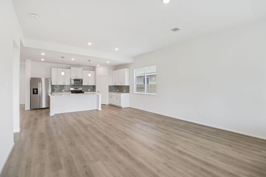 Spacious, unfurnished interior of a new home in Landing Meadows - Premier Series, New Caney (Image 25).