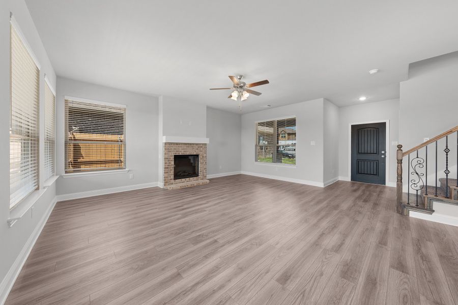 Spacious, unfurnished interior of a new home in Summerwood, Red Oak (Image 18).