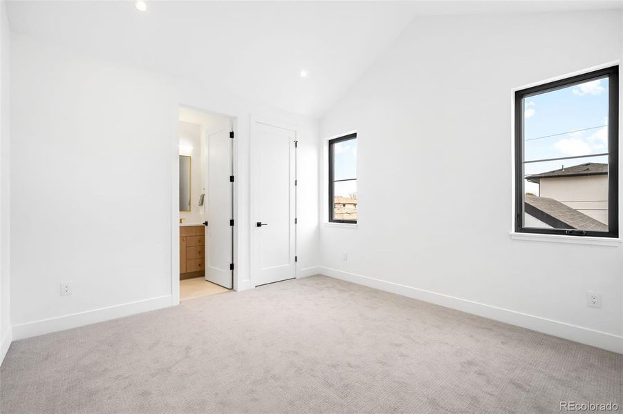 Spacious, unfurnished interior of a new home in , Denver (Image 20).