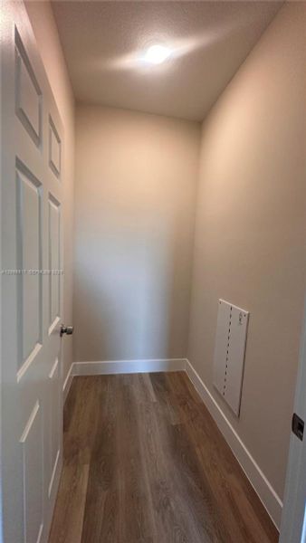 Spacious, unfurnished interior of a new home in , Orlando (Image 10).