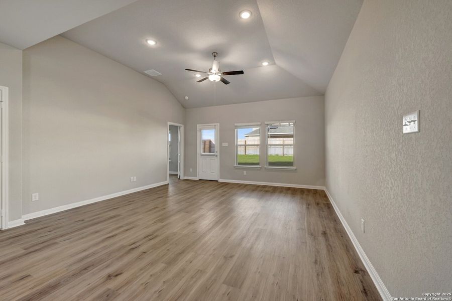 Spacious, unfurnished interior of a new home in Park Place, New Braunfels (Image 22). Spacious, unfurnished interior of a new home in Park Place, New Braunfels (Image 22).