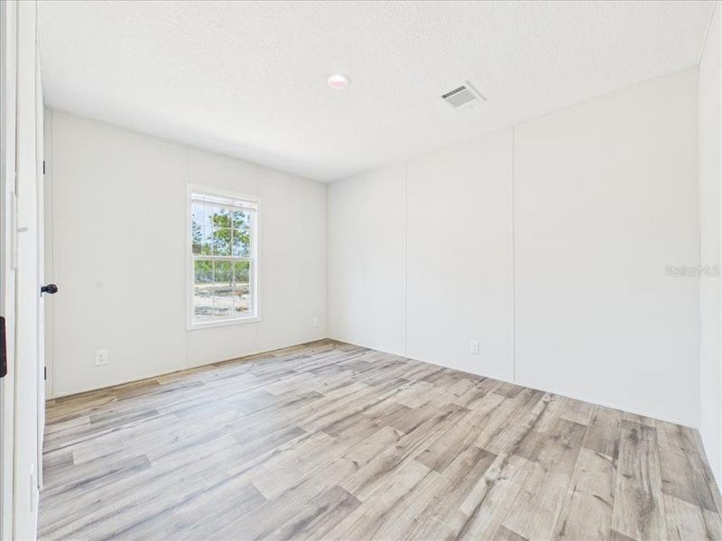 Spacious, unfurnished interior of a new home in , Hawthorne (Image 26).