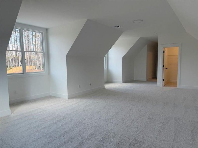 Spacious, unfurnished interior of a new home in Woodford, Acworth (Image 14).