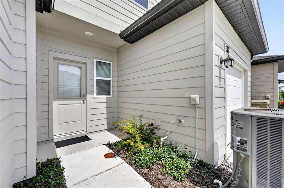Exterior details and patio area of a home in , St. Cloud (Image 19).