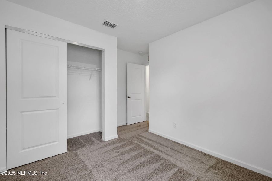 Spacious, unfurnished interior of a new home in Kasen Oaks, Jacksonville (Image 29).