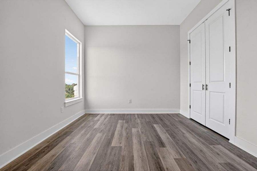 Spacious, unfurnished interior of a new home in , Horseshoe Bay (Image 31).