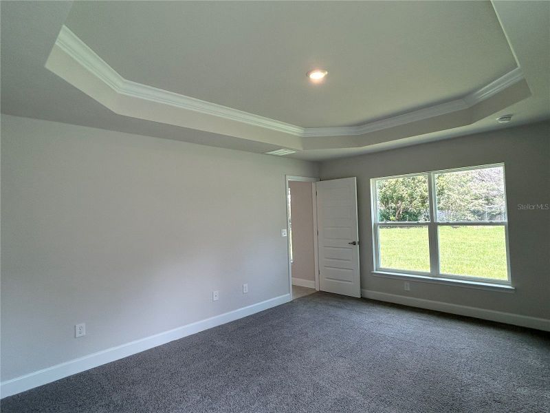 Spacious, unfurnished interior of a new home in Marion Oaks, Ocala (Image 8).
