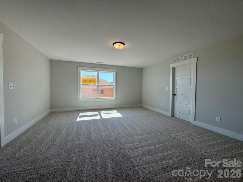 Spacious, unfurnished interior of a new home in Robinson Oaks, Gastonia (Image 23).