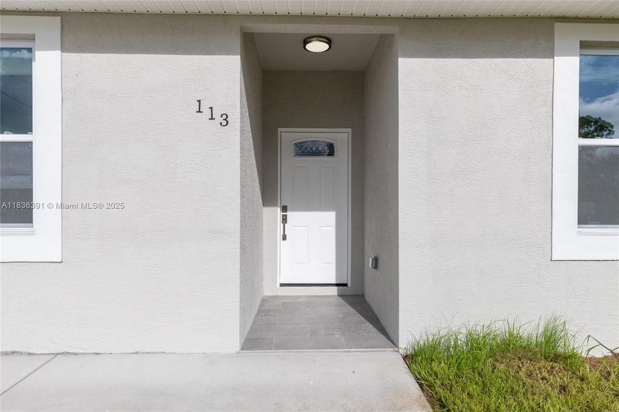 Spacious, unfurnished interior of a new home in , Lake Placid (Image 17).