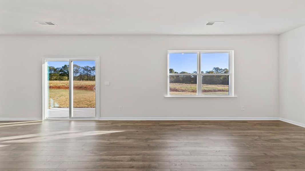 Representative unfurnished interior of a home built from the Belhaven by D.R. Horton in Palmetto Valley, Anderson (Image 18).