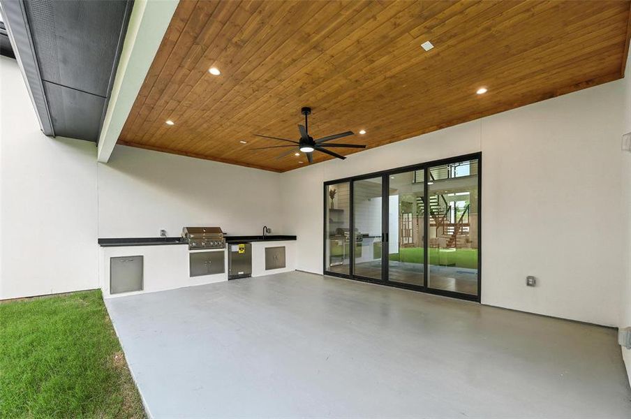 Exterior details and patio area of a home in , Dallas (Image 31).