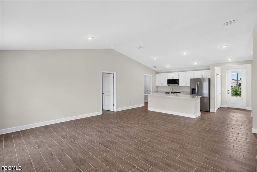 Spacious, unfurnished interior of a new home in Cape Coral, Cape Coral (Image 18). Spacious, unfurnished interior of a new home in Cape Coral, Cape Coral (Image 18).